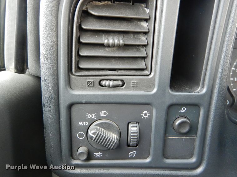 image for item DH5035 2005 Chevrolet Silverado 2500HD pickup truck