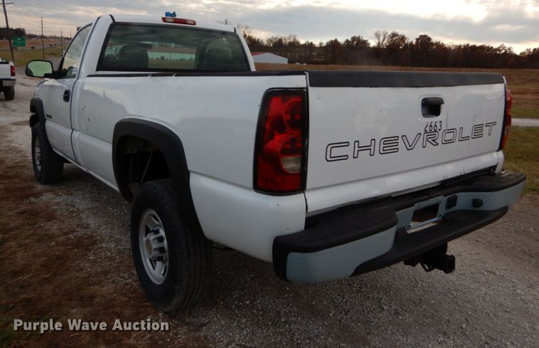image for item DH5035 2005 Chevrolet Silverado 2500HD pickup truck