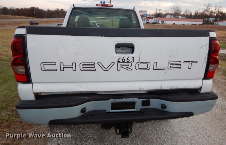 image for item DH5035 2005 Chevrolet Silverado 2500HD pickup truck
