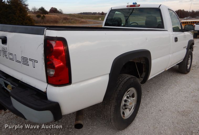 image for item DH5035 2005 Chevrolet Silverado 2500HD pickup truck