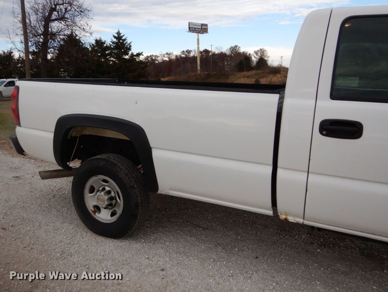 image for item DH5035 2005 Chevrolet Silverado 2500HD pickup truck