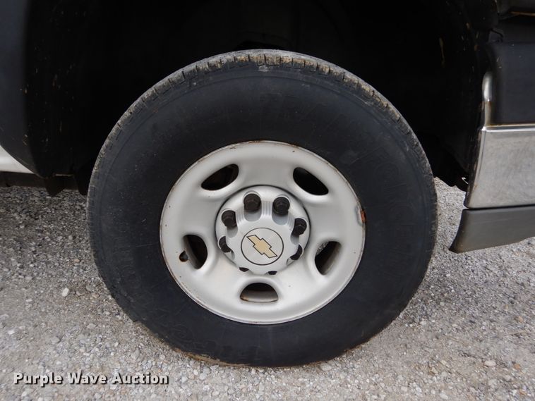 image for item DH5035 2005 Chevrolet Silverado 2500HD pickup truck