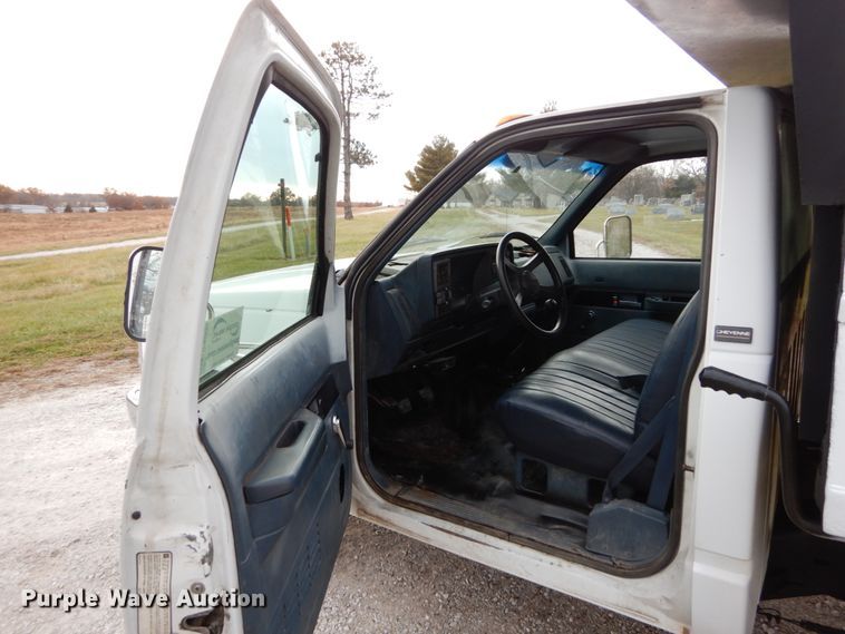 image for item DH5036 1993 Chevrolet C3500 dump bed pickup truck