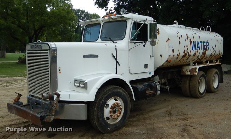 image for item DH6080 1988 Freightliner FLC tank truck
