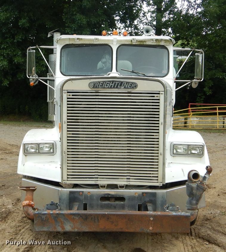image for item DH6080 1988 Freightliner FLC tank truck