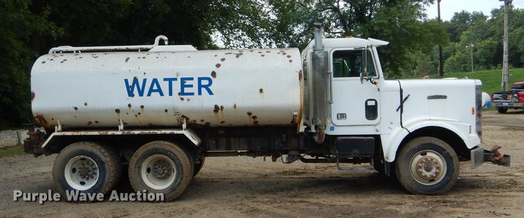 image for item DH6080 1988 Freightliner FLC tank truck