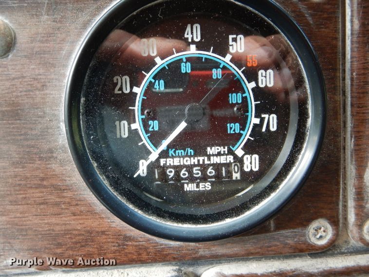 image for item DH6080 1988 Freightliner FLC tank truck