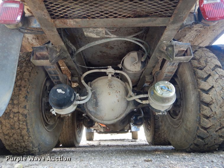 image for item DH6080 1988 Freightliner FLC tank truck