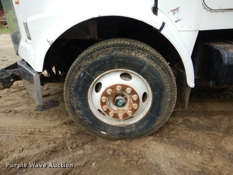 image for item DH6080 1988 Freightliner FLC tank truck