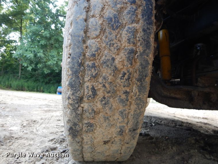 image for item DH6080 1988 Freightliner FLC tank truck