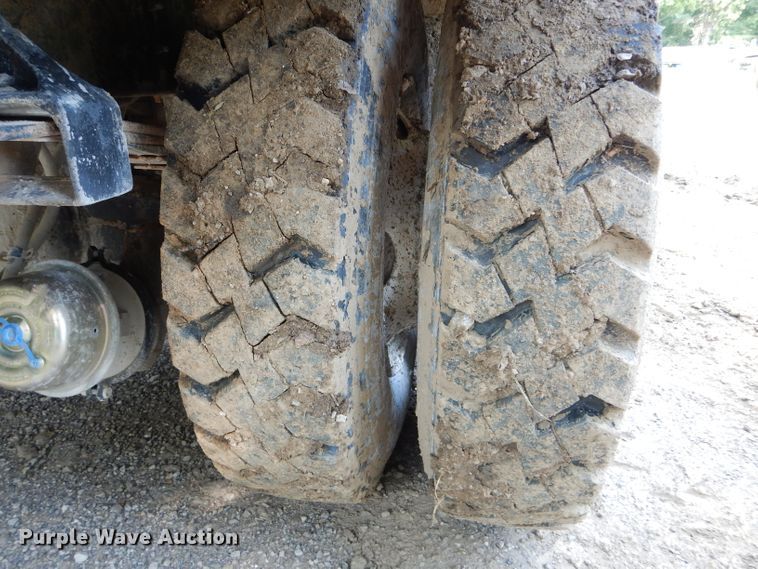 image for item DH6080 1988 Freightliner FLC tank truck