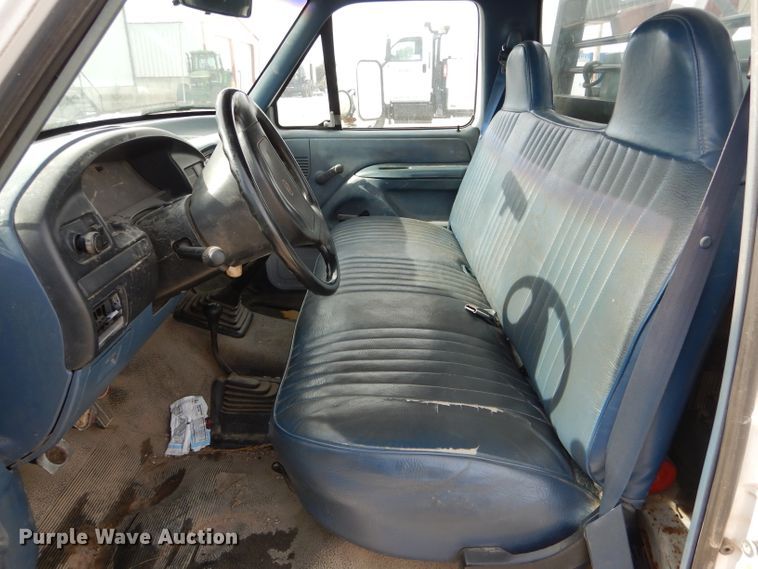 image for item DH6826 1996 Ford F350 XL pickup truck