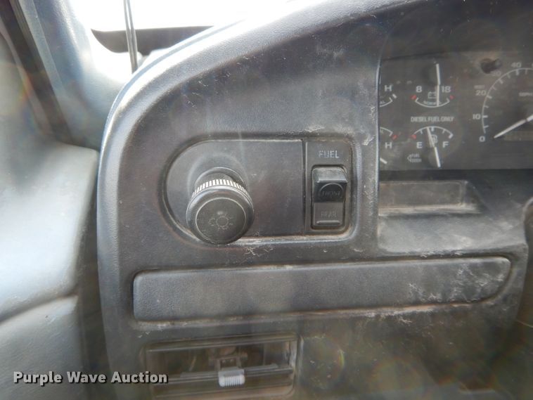 image for item DH6826 1996 Ford F350 XL pickup truck