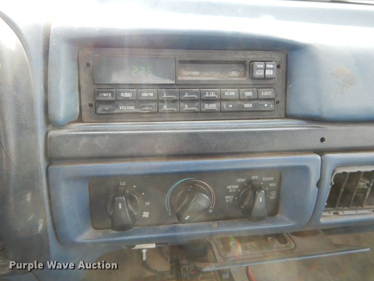 image for item DH6826 1996 Ford F350 XL pickup truck