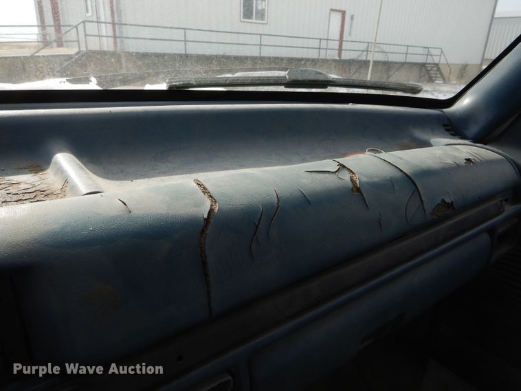 image for item DH6826 1996 Ford F350 XL pickup truck