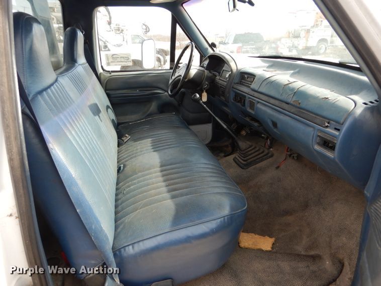 image for item DH6826 1996 Ford F350 XL pickup truck