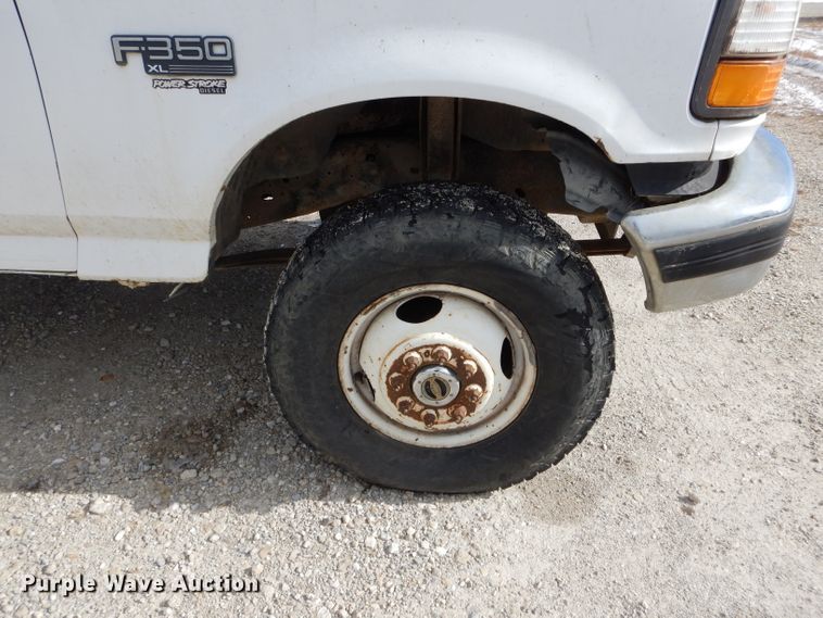 image for item DH6826 1996 Ford F350 XL pickup truck
