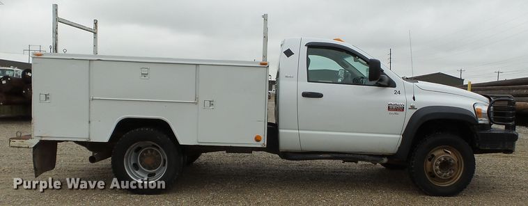 image for item DH7797 2009 Dodge Ram 5500 utility bed truck