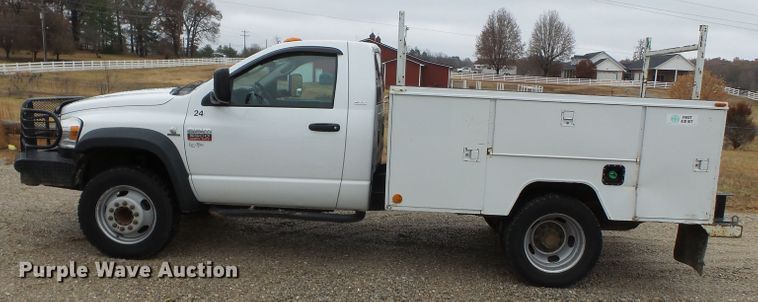image for item DH7797 2009 Dodge Ram 5500 utility bed truck