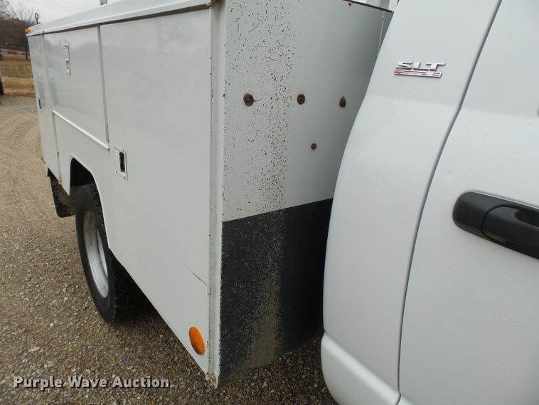 image for item DH7797 2009 Dodge Ram 5500 utility bed truck