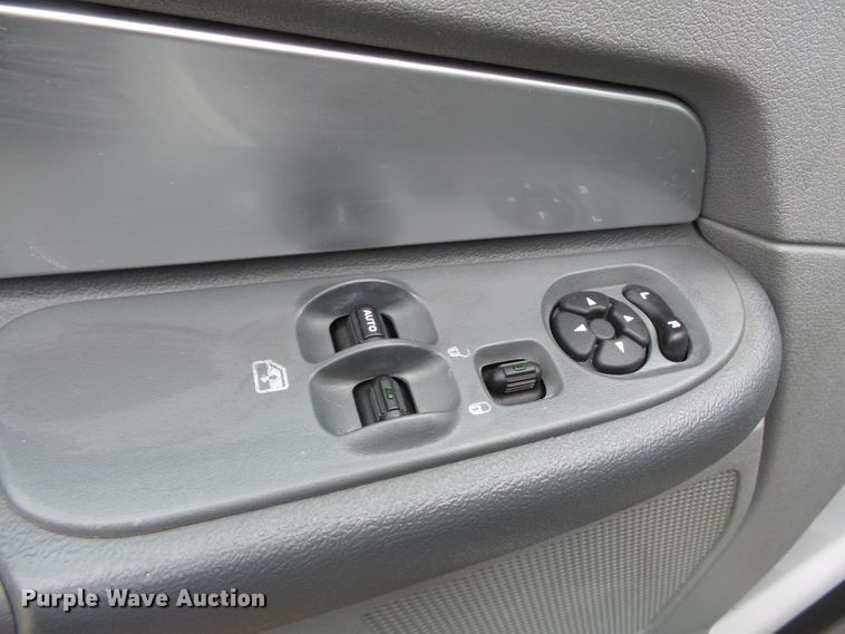 image for item DH7797 2009 Dodge Ram 5500 utility bed truck