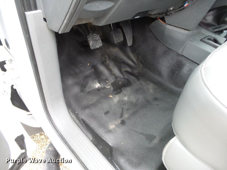 image for item DH7797 2009 Dodge Ram 5500 utility bed truck