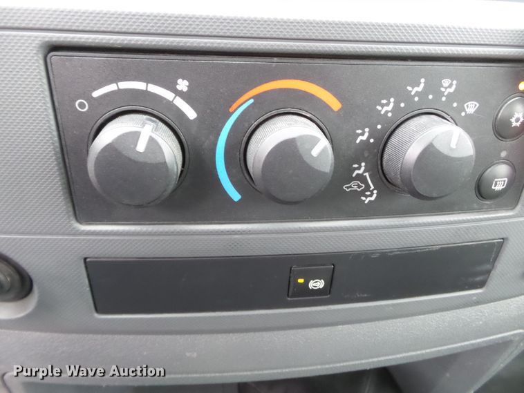 image for item DH7797 2009 Dodge Ram 5500 utility bed truck