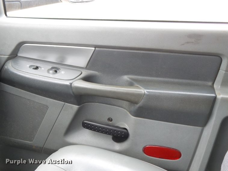 image for item DH7798 2009 Dodge Ram 5500 utility bed truck