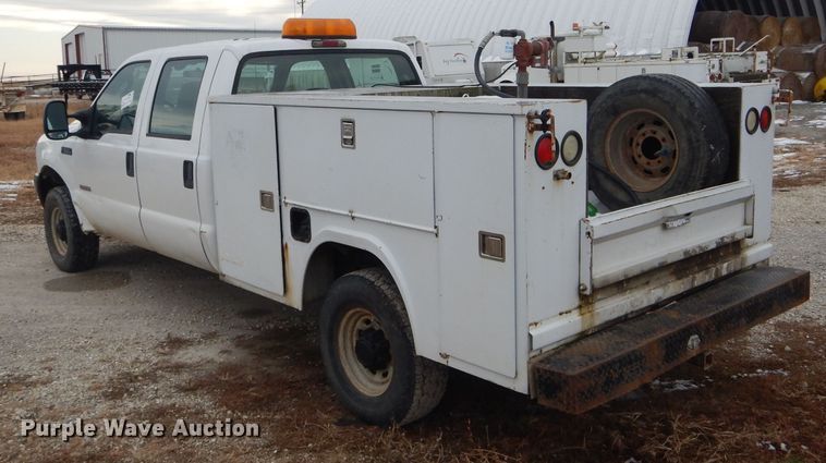 image for item DI0742 2003 Ford F350 Super Duty XL Crew Cab Utility bed pickup truck