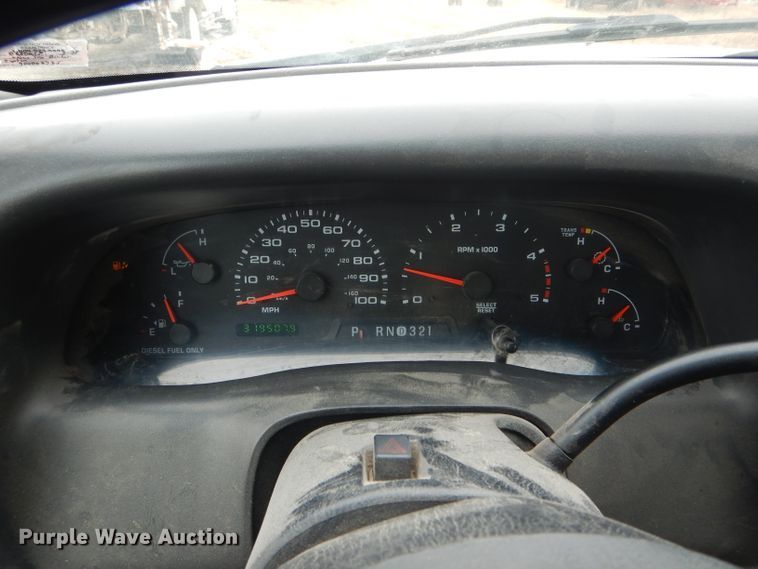 image for item DI0742 2003 Ford F350 Super Duty XL Crew Cab Utility bed pickup truck