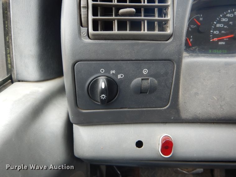 image for item DI0742 2003 Ford F350 Super Duty XL Crew Cab Utility bed pickup truck