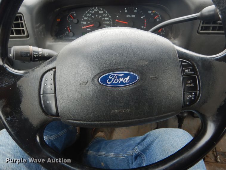 image for item DI0742 2003 Ford F350 Super Duty XL Crew Cab Utility bed pickup truck