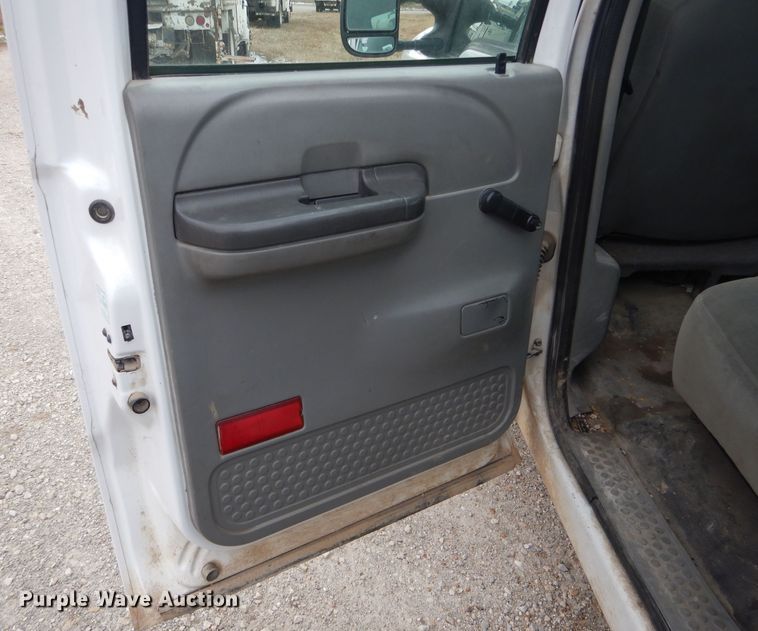 image for item DI0742 2003 Ford F350 Super Duty XL Crew Cab Utility bed pickup truck