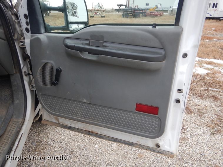 image for item DI0742 2003 Ford F350 Super Duty XL Crew Cab Utility bed pickup truck