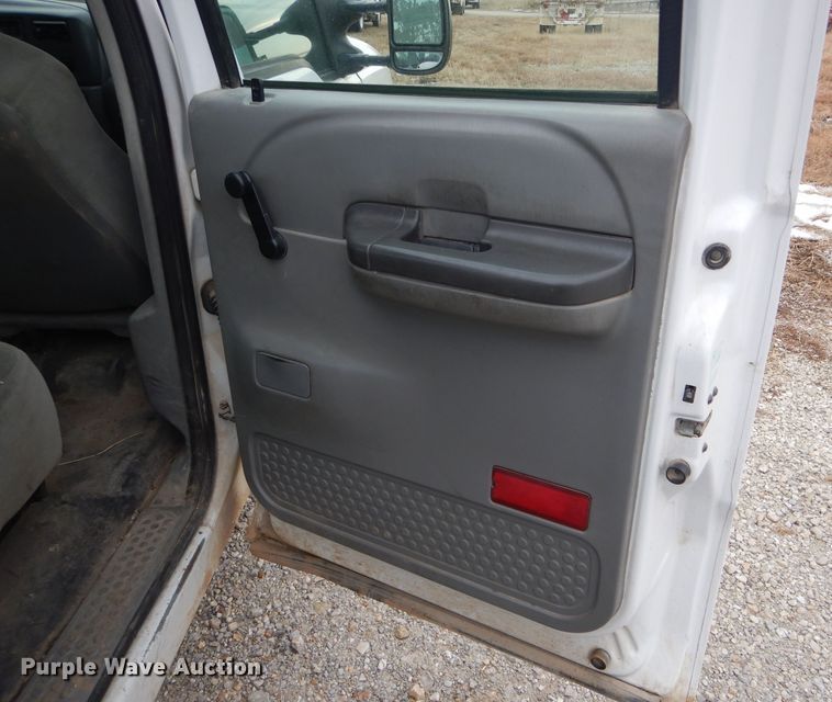 image for item DI0742 2003 Ford F350 Super Duty XL Crew Cab Utility bed pickup truck