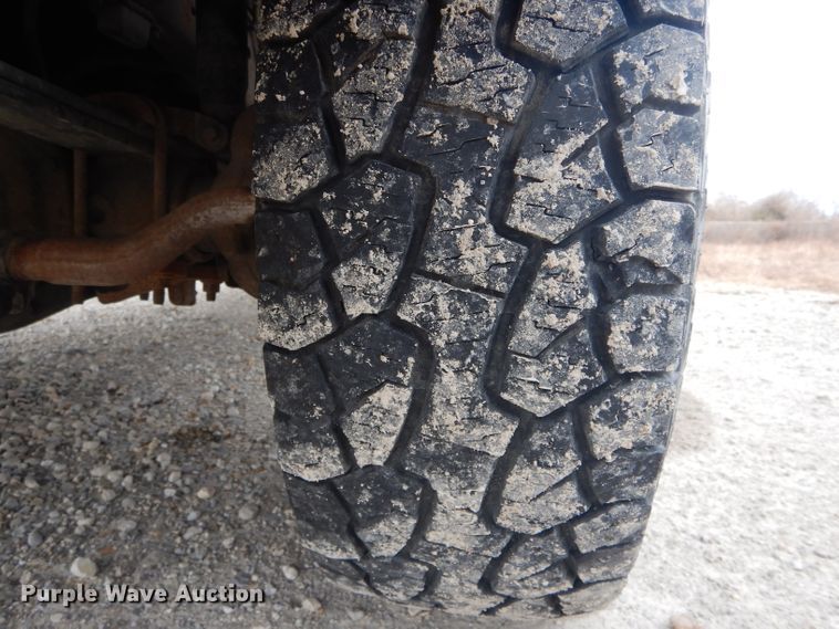 image for item DI0742 2003 Ford F350 Super Duty XL Crew Cab Utility bed pickup truck