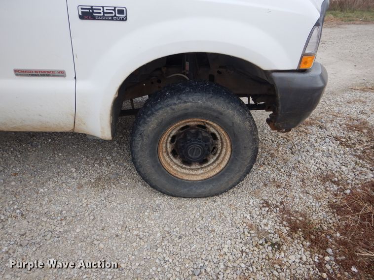 image for item DI0742 2003 Ford F350 Super Duty XL Crew Cab Utility bed pickup truck