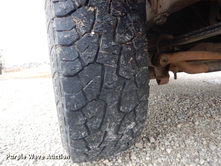 image for item DI0742 2003 Ford F350 Super Duty XL Crew Cab Utility bed pickup truck