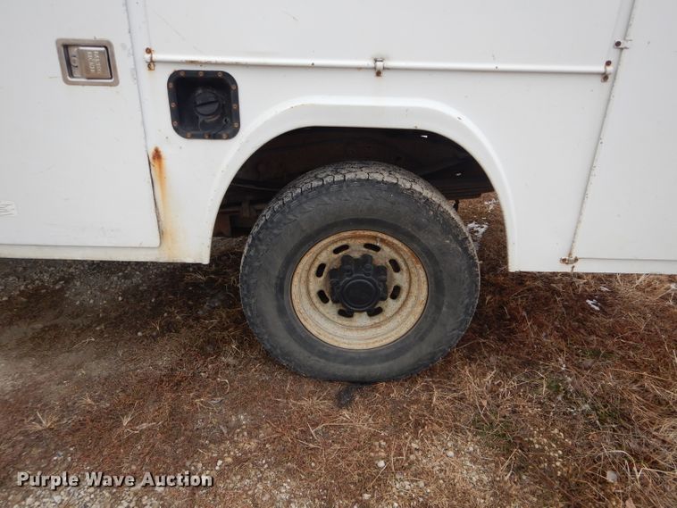 image for item DI0742 2003 Ford F350 Super Duty XL Crew Cab Utility bed pickup truck