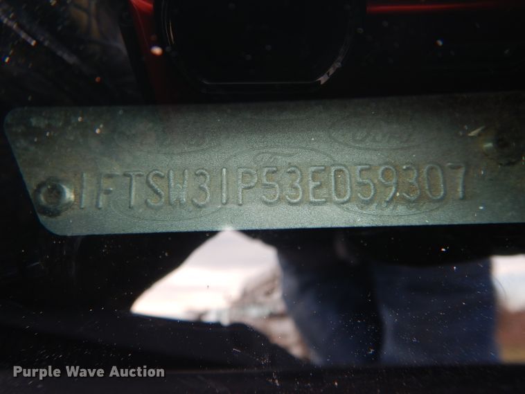 image for item DI0742 2003 Ford F350 Super Duty XL Crew Cab Utility bed pickup truck