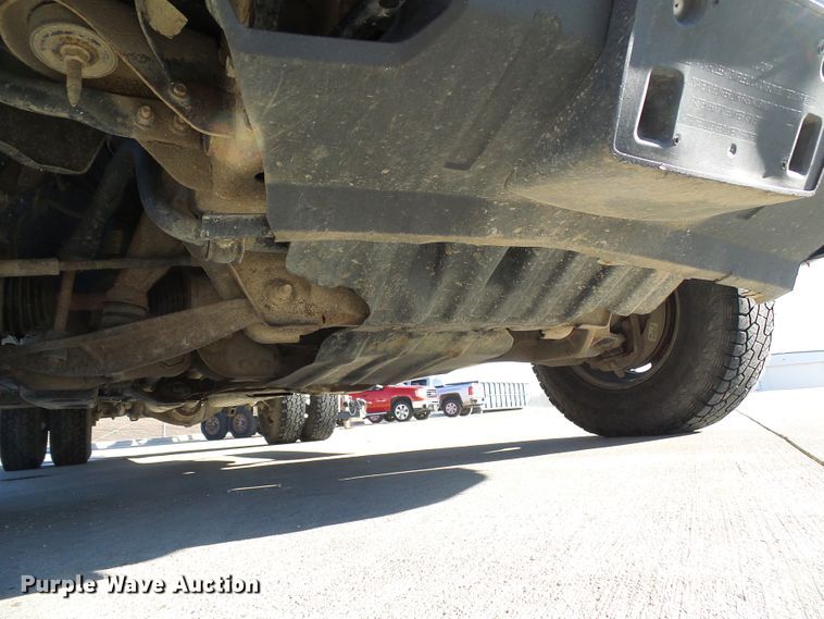 image for item DI0745 2015 Chevrolet Silverado 3500HD flatbed pickup truck