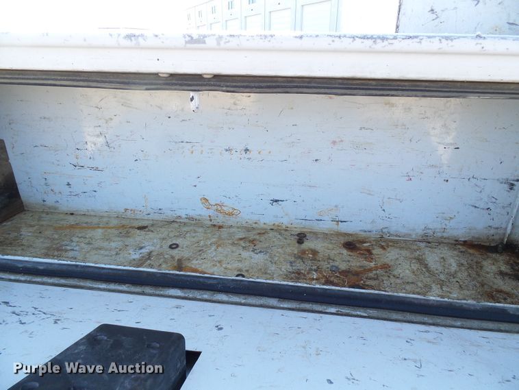 image for item DI0745 2015 Chevrolet Silverado 3500HD flatbed pickup truck