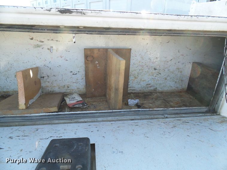 image for item DI0745 2015 Chevrolet Silverado 3500HD flatbed pickup truck