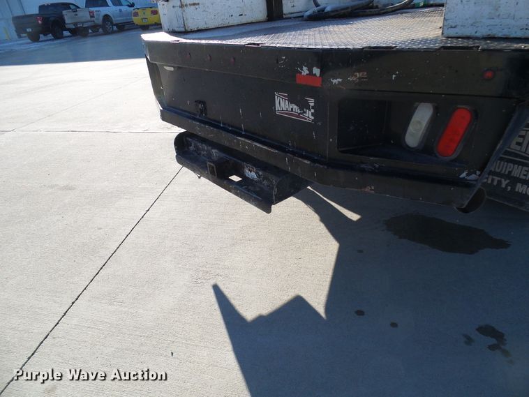 image for item DI0745 2015 Chevrolet Silverado 3500HD flatbed pickup truck