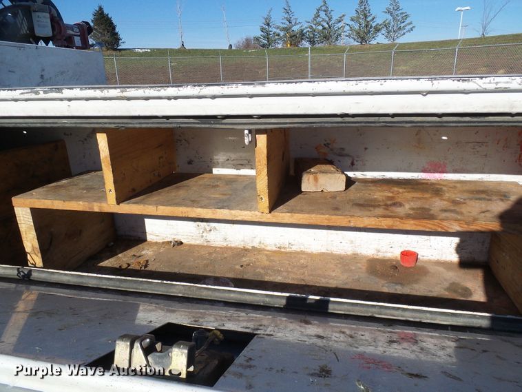 image for item DI0745 2015 Chevrolet Silverado 3500HD flatbed pickup truck