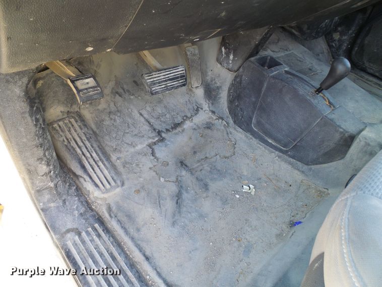 image for item DI0745 2015 Chevrolet Silverado 3500HD flatbed pickup truck