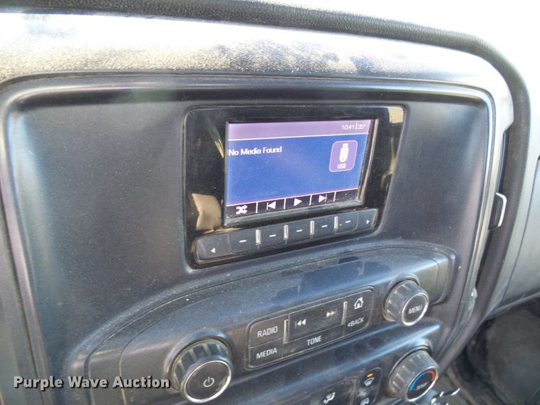 image for item DI0745 2015 Chevrolet Silverado 3500HD flatbed pickup truck