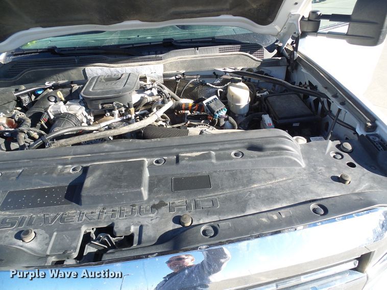 image for item DI0745 2015 Chevrolet Silverado 3500HD flatbed pickup truck