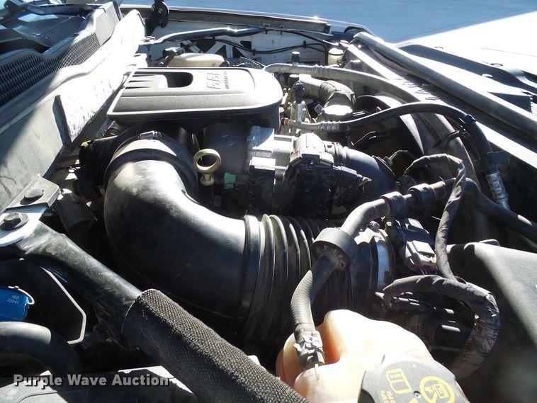 image for item DI0745 2015 Chevrolet Silverado 3500HD flatbed pickup truck