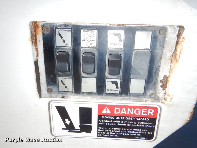 image for item DI2702 2012 Ford F550 bucket truck